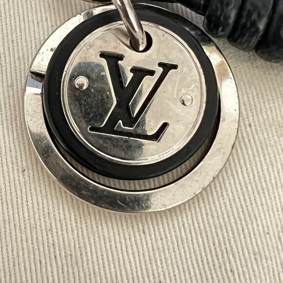 $695 Authentic LOUIS VUITTON Made in ITALY Unisex Leather Metal Charm Keyring - Picture 9 of 10